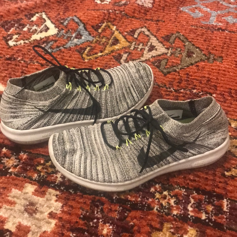 Nike slip on sneaker